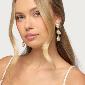 So Pearly Dangle Earrings