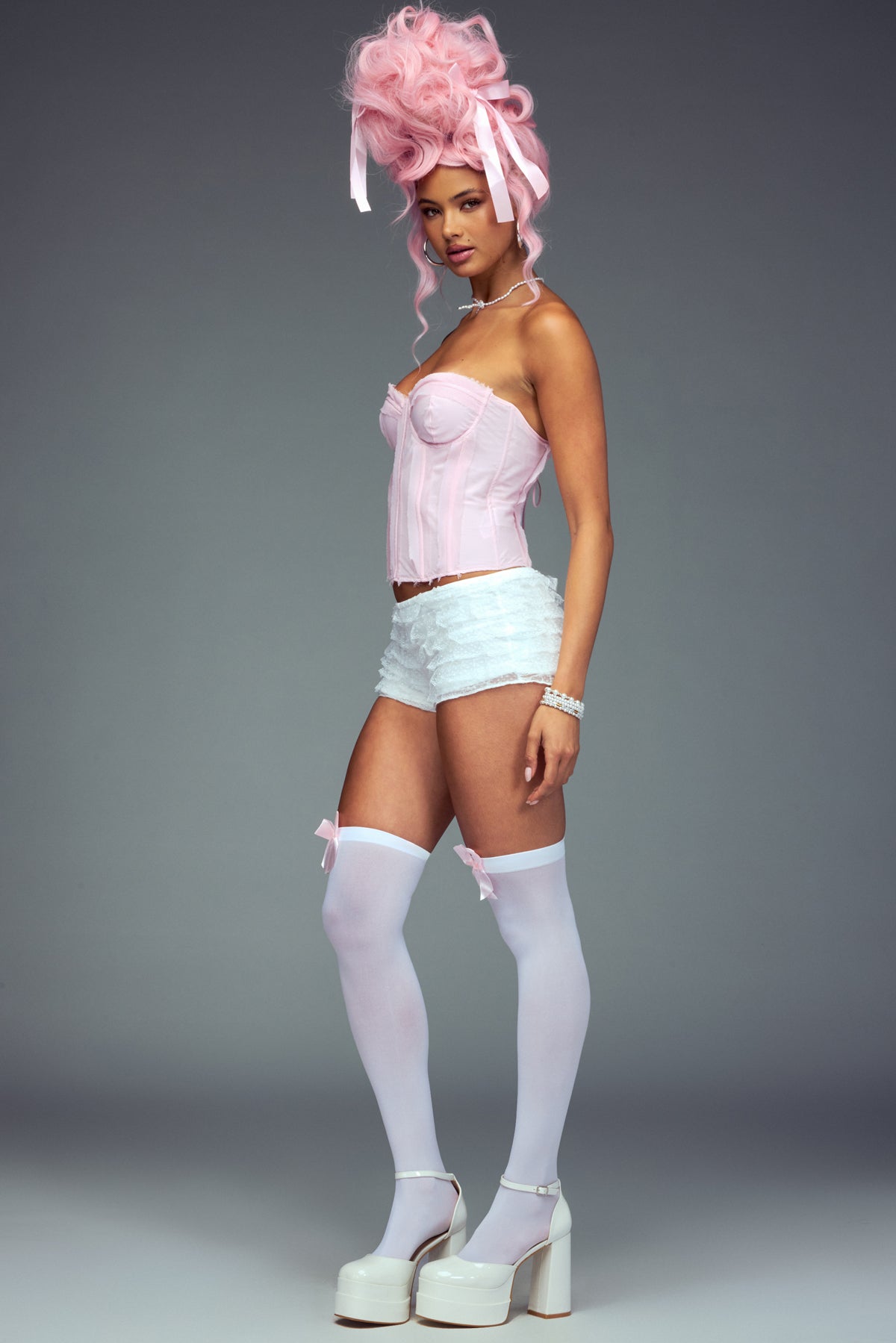 Gilded Queen Costume - Image 4