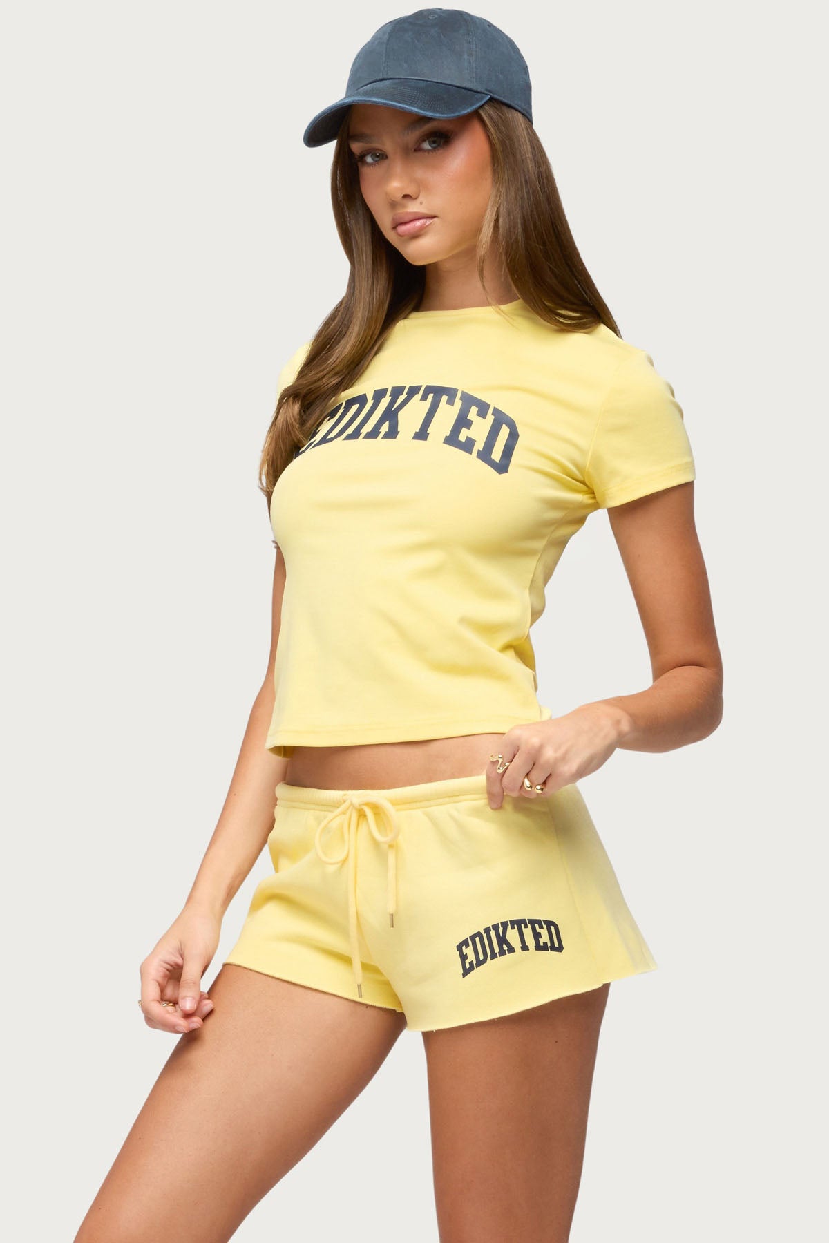 Sporty Babe Edikted T Shirt - Image 3