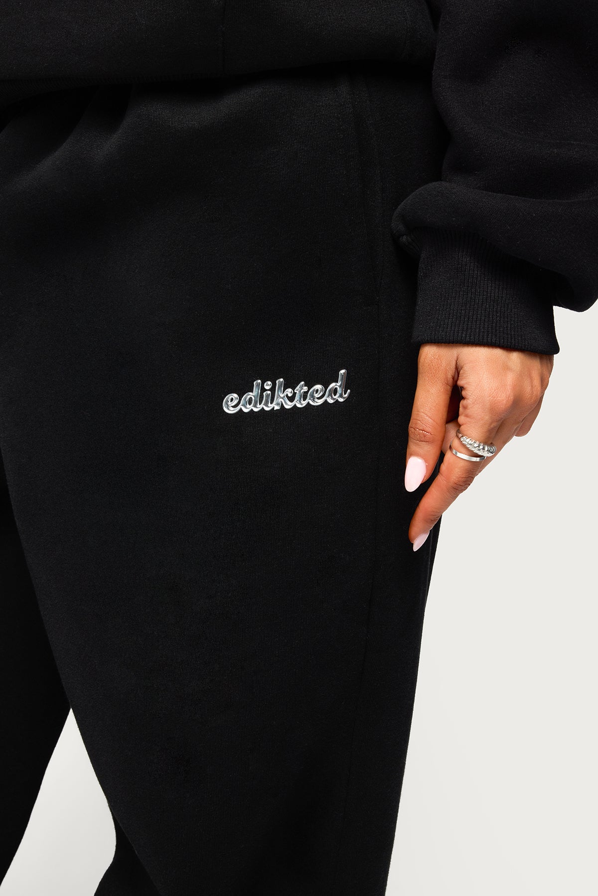 Edikted Diva Sweatpants - Image 2
